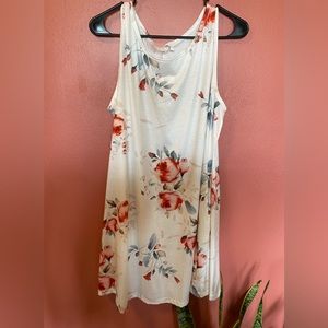 BNWT. Sleeveless Women’s Dress with Pockets.